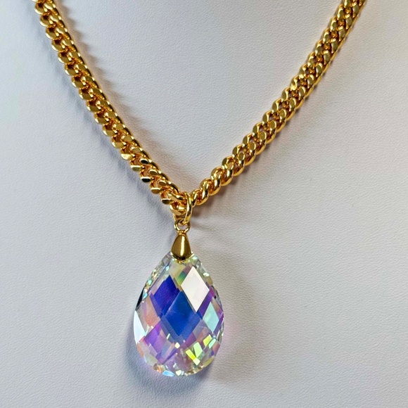 LARGE 1 ½ in.  GENUINE CRYSTAL NECKLACE, by SHAY LOWE, AURORA BOREALIS COLOUR, - Picture 3 of 7